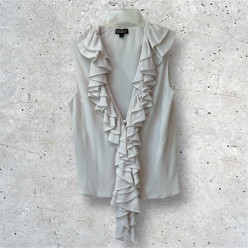 Authentic Douglas Hannant Ruffle Front, V-Neck, Sleeveless Top in Ivory, Sz 6